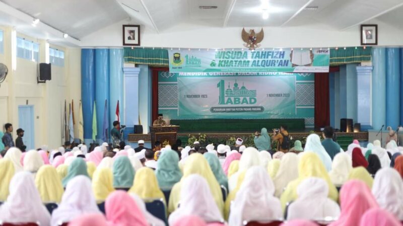 Wisuda Tahfiz  Diniyyah Puteri Padang Panjang, 30 Santri Hafal 30 Juz Al Quran