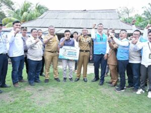 Harapkan Produktivitas Meningkat, Wagub Resmikan Listrik PLN di Dusun Berkat Mentawai