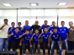 Ketua DPRD Semangati Tim Sepakbola U-13 Wakili Sumbar di Liga Sentra Indonesia
