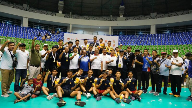 Penantian panjang selama 27 tahun akhirnya datang juga. Tim bola voli putra Sumbar memastikan akan tampil di Pekan Olahraga Nasional (PON)