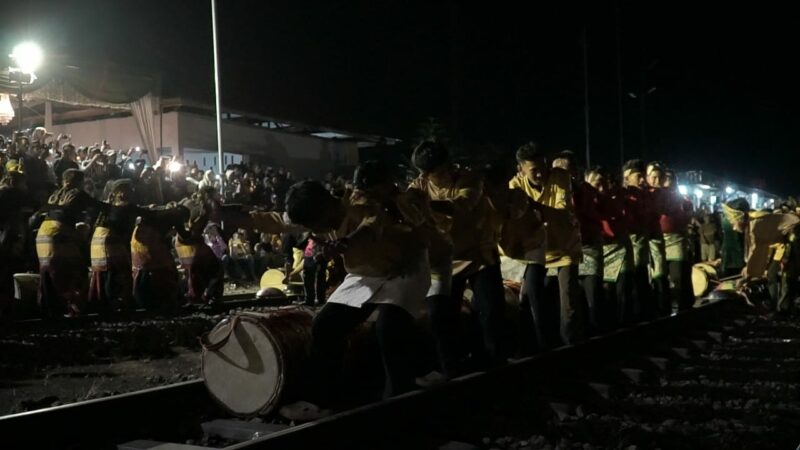 Pertunjukan Kolosal Perkusi Kureta Mandaki Gendangkan Galanggang Arang #7 Kayutanam
