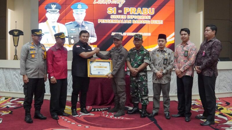 Bupati Dharmasraya Sutan Riska Tuanku Kerajaan mengapresiasi lahirnya SI-PRABU oleh Kejaksaan Negeri Kabupaten Dharmasraya.