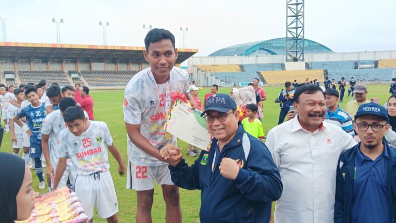 Sumbar Bawa Pulang Medali Emas Sepakbola Porwil XI