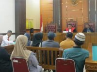 Sebanyak 13 pelanggar menjalani sidang tindak pidana ringan (tipiring) di Pengadilan Negeri Padang. Sidang dipimpin Anton Rizal Setiawan.