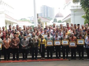 Pemko Padang menerima dana insentif fiskal kinerja tahun 2023 kategori penghapusan kemiskinan ekstrem dari pemerintah pusat Rp5,3 miliar