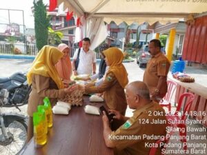 Pemko Padang Panjang menambah tiga outlet operasi pasar guna mengantisipasi kenaikan harga komoditas pangan. Tiga outlet baru pasar murah