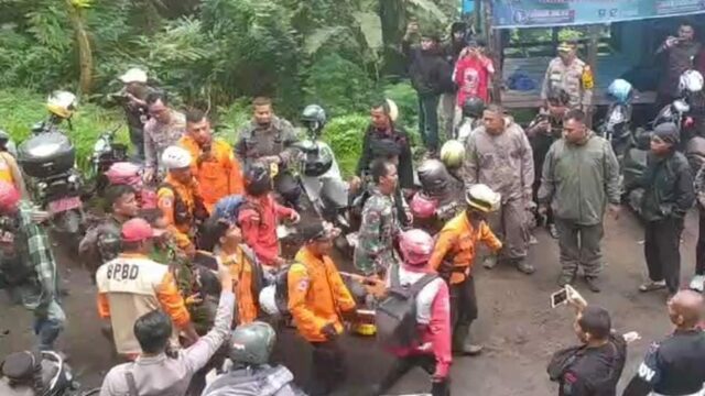 Tim SAR Berkejaran dengan Erupsi Marapi, 3 Jenazah dan 3 Korban Selamat Dievakuasi