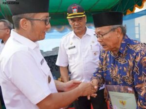 Puluhan Tahun Menunggu, 342 Warga Limau Manis Akhirnya Terima Sertifikat Tanah