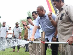 Andre Rosiade Wujudkan Sumber Air Bersih untuk Masyarakat Tanjung Bonai Aur Selatan
