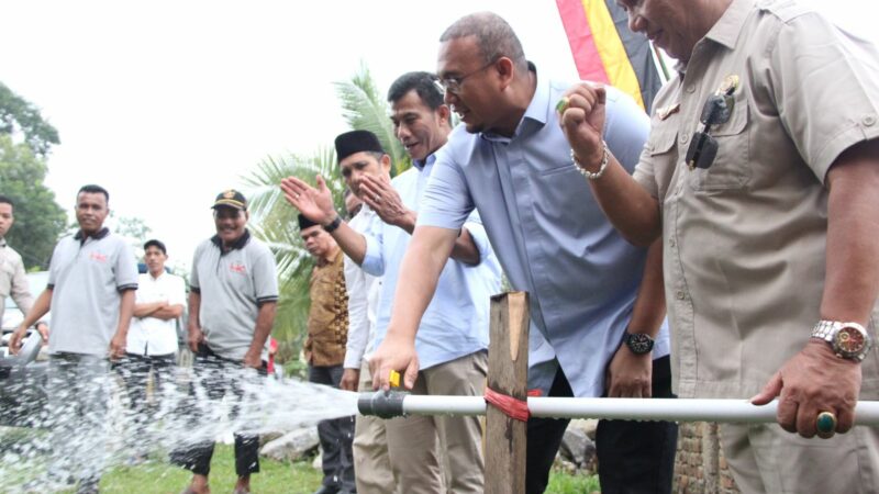 Andre Rosiade Wujudkan Sumber Air Bersih untuk Masyarakat Tanjung Bonai Aur Selatan