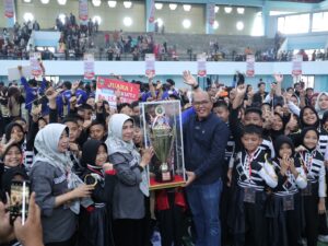 Ketua DPRD Sumbar Supardi Tutup Festival Marching Band di Payakumbuh