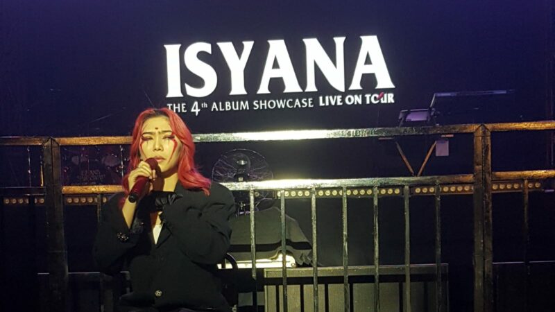 Penyanyi Isyana Sarasvati 'Pulang Kampuang' ke Padang Kenalkan Album ke 4