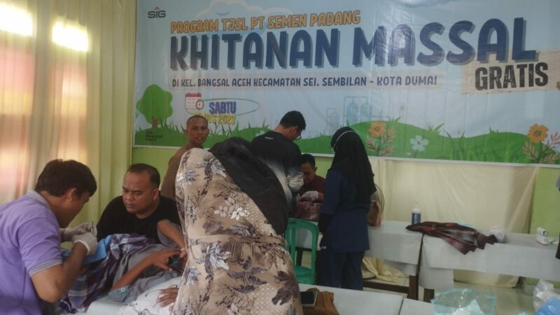 Semen Padang Gelar Khitan Massal Gratis di Dumai