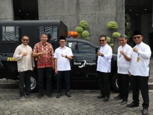 Bank Nagari Serahkan 1 Unit Mobil Patroli untuk UNAND