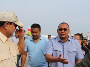 Mendarat di Sumbar, Prabowo Naik Helikopter Menuju Marapi