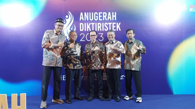 2 Inventor UNAND Terima Penghargaan Diktiristek