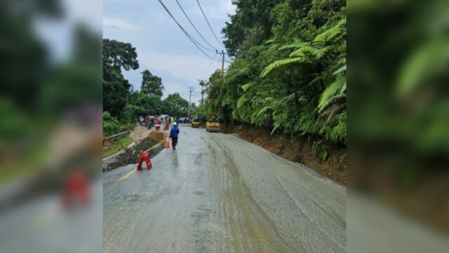 Jalan Sumbar-Riau di Kabupaten Limapuluh yang sempat diberlakukan sistem buka tutup, kini sudah bisa dilalui kendaraan dari dua arah.