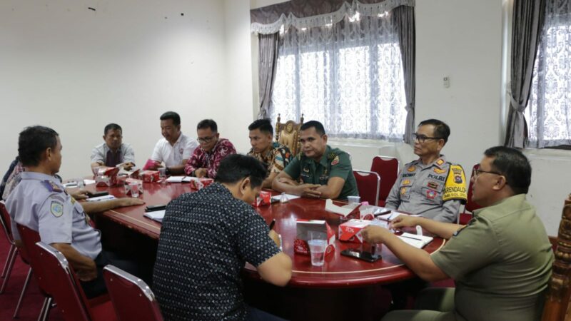 Pemko Pariaman bersama jajaran Polres Pariaman dan Kodim 0308 Pariaman siagakan personel di sembilan titik posko. Hal itu dilakukan guna