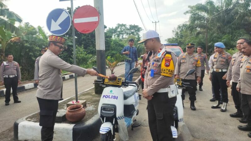 Kapolres Dharmasraya Resmikan Jalan Mako Polres dengan Nama Tantya Sudirajaty