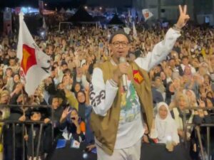 Konser Indonesia Maju 'Padang Panjang All in Prabowo-Gibran' Membludak