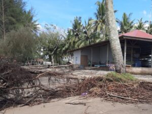 Abrasi Kian Mendesak Pasir Jambak, Rumah dan Pondok Wisata Semakin Terancam