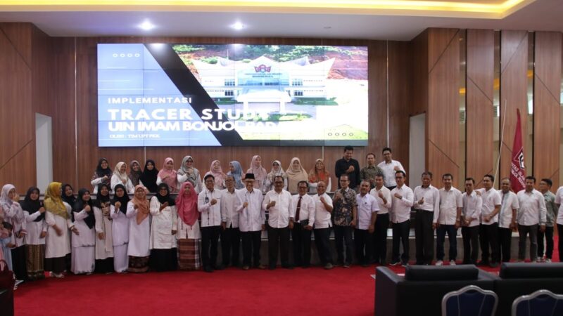 Universitas Islam Negeri (UIN) Imam Bonjol (IB) Padang giat untuk melakukan penelusuran terhadap alumni (tracer study) pada tahun ini.