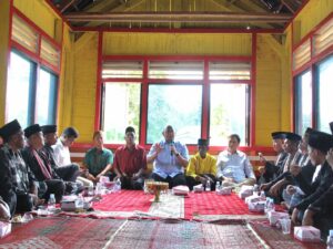 Anggota DPR RI Andre Rosiade menyalurkan sejumlah bantuan dan mengeksekusi langsung kebutuhan pembangunan masyarakat saat pulang kampung