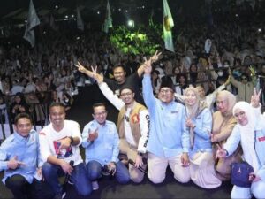 Konser Indonesia Maju Prabowo-Gibran begitu ‘petjah’ di Lapangan Cindua Mato, Batusangkar, Kabupaten Tanah Datar, Sumbar, Minggu (28/1/2024)