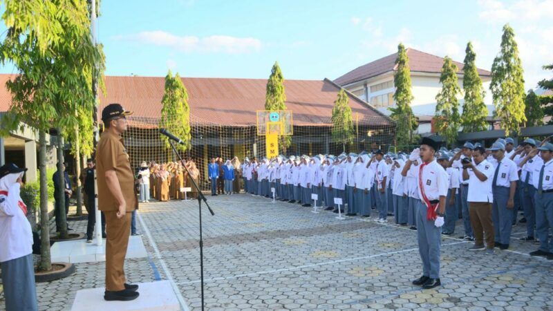Wali Kota Padang Hendri Septa meminta seluruh pelajar di Kota Padang untuk menghindari tawuran. Tidak itu saja, Hendri juga mengharapkan