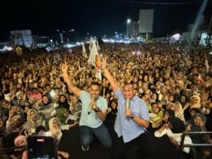 Konser Indonesia Maju Prabowo-Gibran di Kabupaten Sijunjung, Sumatra Barat (Sumbar) betul-betul meriah. Pesta rakyat itu sangat menghibur