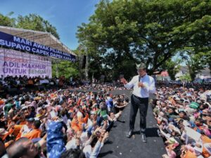 Berpanas-panas di GOR Agus Salim, Anies Apresiasi Masyarakat Minang
