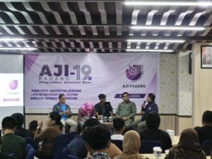 Diskusi Publik HUT AJI Padang: Pemilu 2024 Pertaruhan Terhadap Kebebasan Masyarakat Sipil, Demokrasi, Ekologi, dan Hak Masyarakat Adat