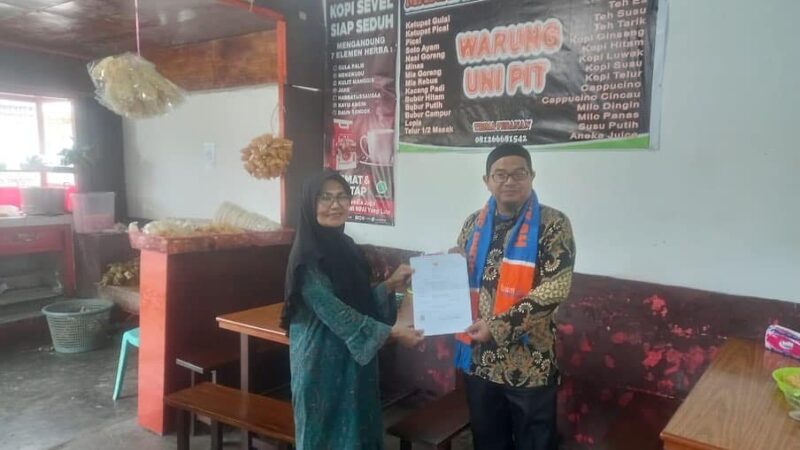 Pelaku Usaha Mikro, Kecil, dan Menengah (UMKM) di Padang Panjang diimbau untuk mengurus sertifikasi halal. Saat ini diterbitkan Badan