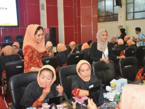 Dharma Wanita Persatuan (DWP) Kota Padang terus berupaya meningkatkan kapasitas semua pengurus dan anggota. Termasuk bagi ketua dan