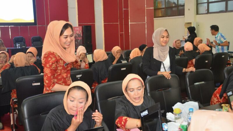 Dharma Wanita Persatuan (DWP) Kota Padang terus berupaya meningkatkan kapasitas semua pengurus dan anggota. Termasuk bagi ketua dan