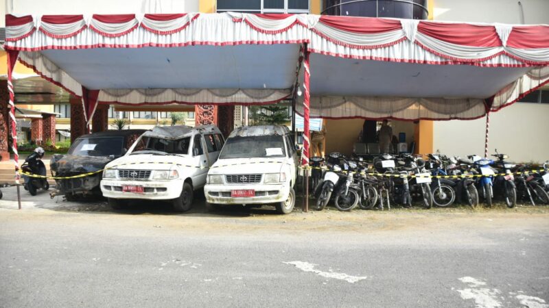 Agam Lelang 35 Kendaraan Dinas