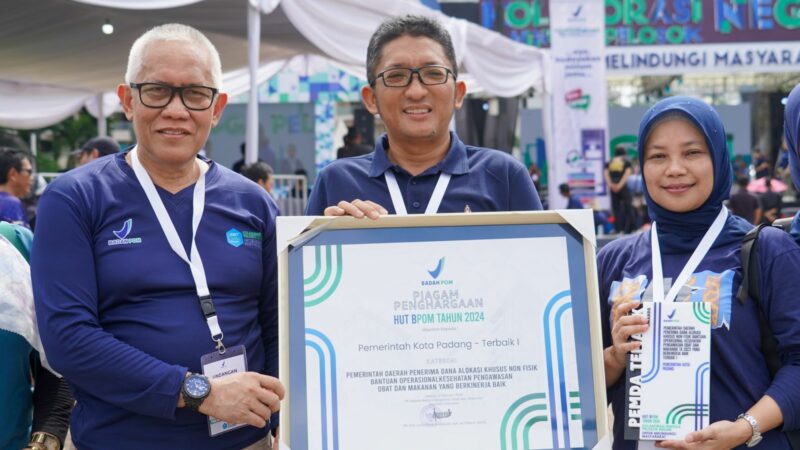Pemko Padang Raih Penghargaan Terbaik Pengelolaan DAK BOK POM dari BPOM