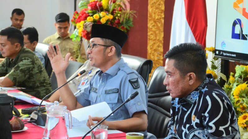 Wali Kota Padang, Hendri Septa meminta kepada 16 OPD pengampu PAD di lingkup Pemko Padang harus mampu memaksimalkan penerimaan