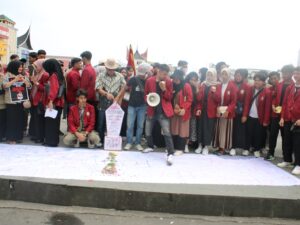 Civitas Akademika Fakultas Hukum Universitas Muhammadiyah Sumatra Barat Kampus III (FH UM Sumbar) melaksanakan aksi damai dan deklarasi Kawal