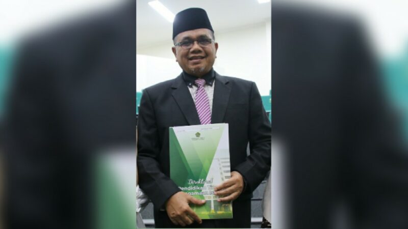 UIN Imam Bonjol Padang sangat berbangga atas penetapan Guru Besar baru bidang Tafsir Prof Dr Sobhan MA. Penetapan ini sesuai dengan KMA