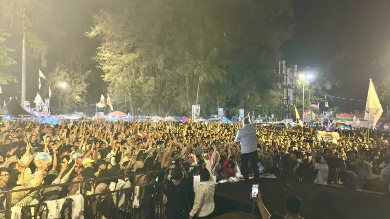 Puluhan ribu orang yang datang menghadiri kampanye akbar pasangan Capres-Cawapres nomor urut 2 Prabowo-Gibran, Senin (5/1/2024) malam