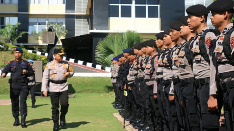 Kepolisian Daerah (Polda) Sumbar menggelar Apel Pergeseran Pasukan Personel Polri BKO Pengamanan TPS Pemilu 2024
