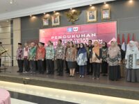 Gubernur Sumbar, Mahyeldi Ansharullah mengharapkan pengembangan sektor bisnis ke depan semakin menjunjung tinggi pelaksanaan HAM