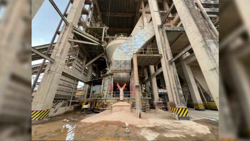 Ledakan terjadi di PT Semen Padang, tepatnya di Rawmil Indarung V pada Selasa (20/2/2024). Sebanyak empat orang mengalami luka bakar