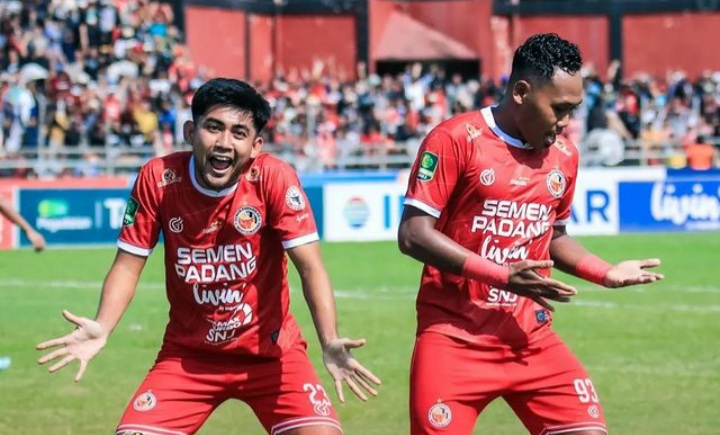 Semen Padang FC berhasil mengalahkan Malut United FC dalam laga leg kedua semifinal Liga 2 2023/2024 yang digelar di Stadion H Agus Salim