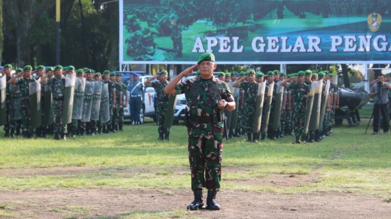 Korem 032/Wirabraja mengadakan Apel Gelar Pasukan Pengamanan Pemilu di Lapangan RTH Imam Bonjol Padang pada Kamis (1/2/2024).