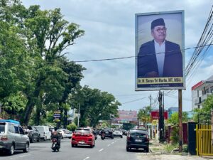Balihonya Bertebaran di Mana-mana, Siapa Sosok Surya Tri Harto?