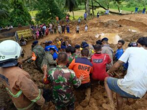 Banjir dan Longsor di Sumbar, BNPB: 19 Orang Meninggal dan 7 Orang Hilang