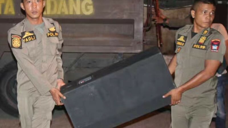 Putar Musik Hingga Larut Malam, Satpol PP Padang Tertibkan 2 Kafe di Koto Tangah