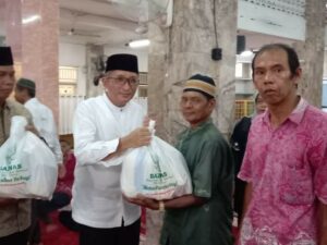255 Warga Padang Barat Terima Paket Sembako Program Ramadan Berbagi dari Pemko